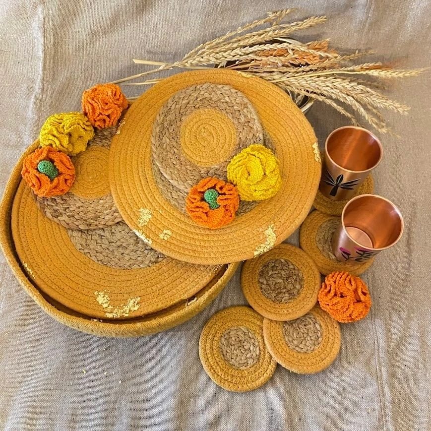 Festive Golden Wicker - TheBFactory